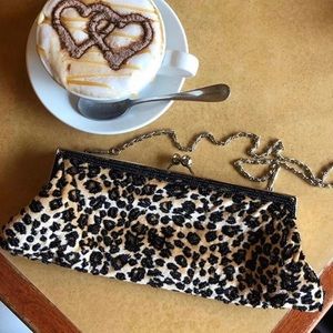 Vintage leopard clasp crossbody bag